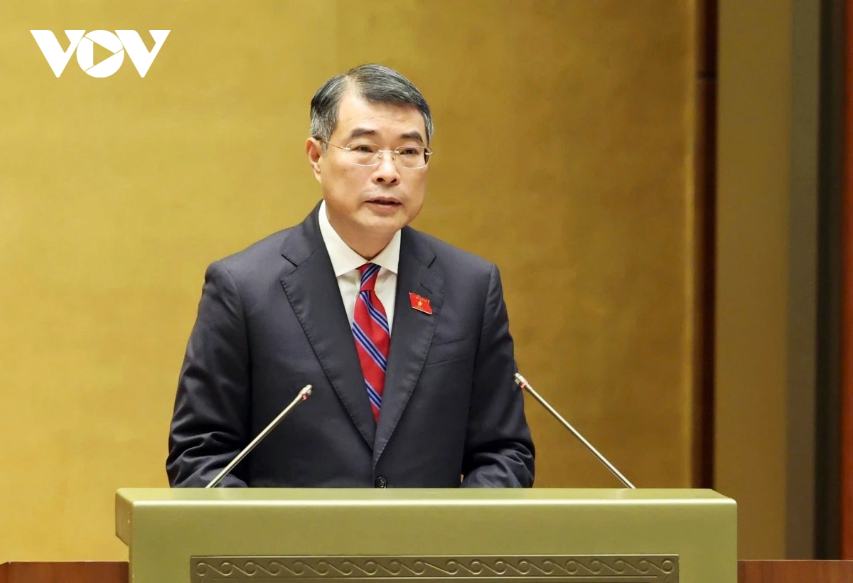 New PM unveils measures to boost economic growth amid global volatility